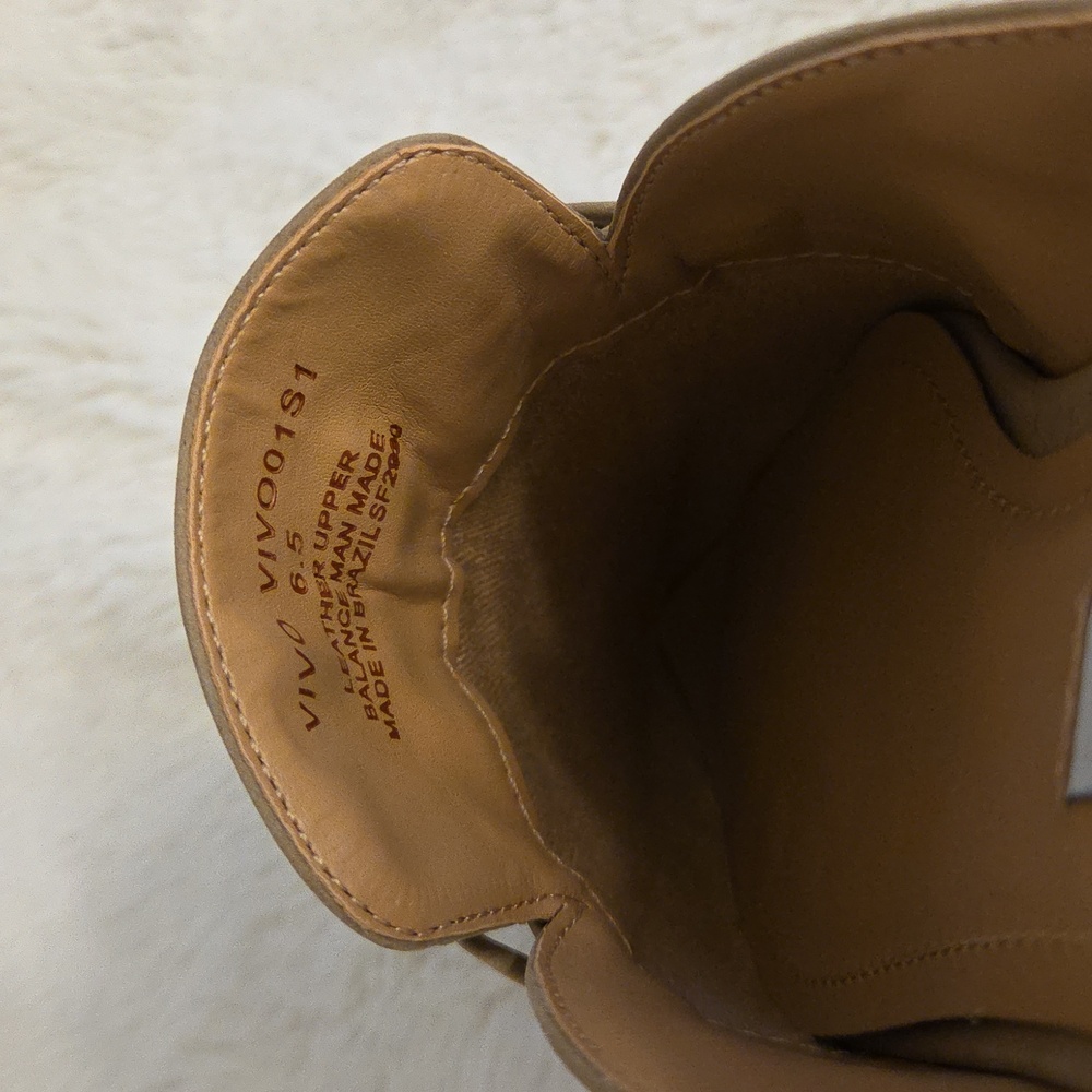 Brand New Steve Madden Vivo Tan Pointed Mules with Gold Chain In Size 6.5 - Picture 9 of 10